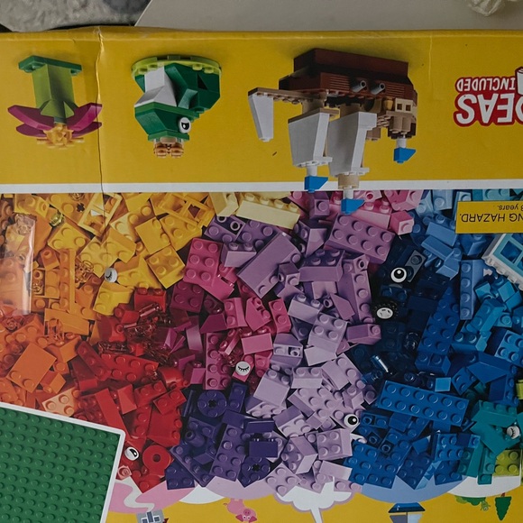 LEGO Classic Building Set - Blue, Green, Purple
1500 pieces - Picture 4 of 5